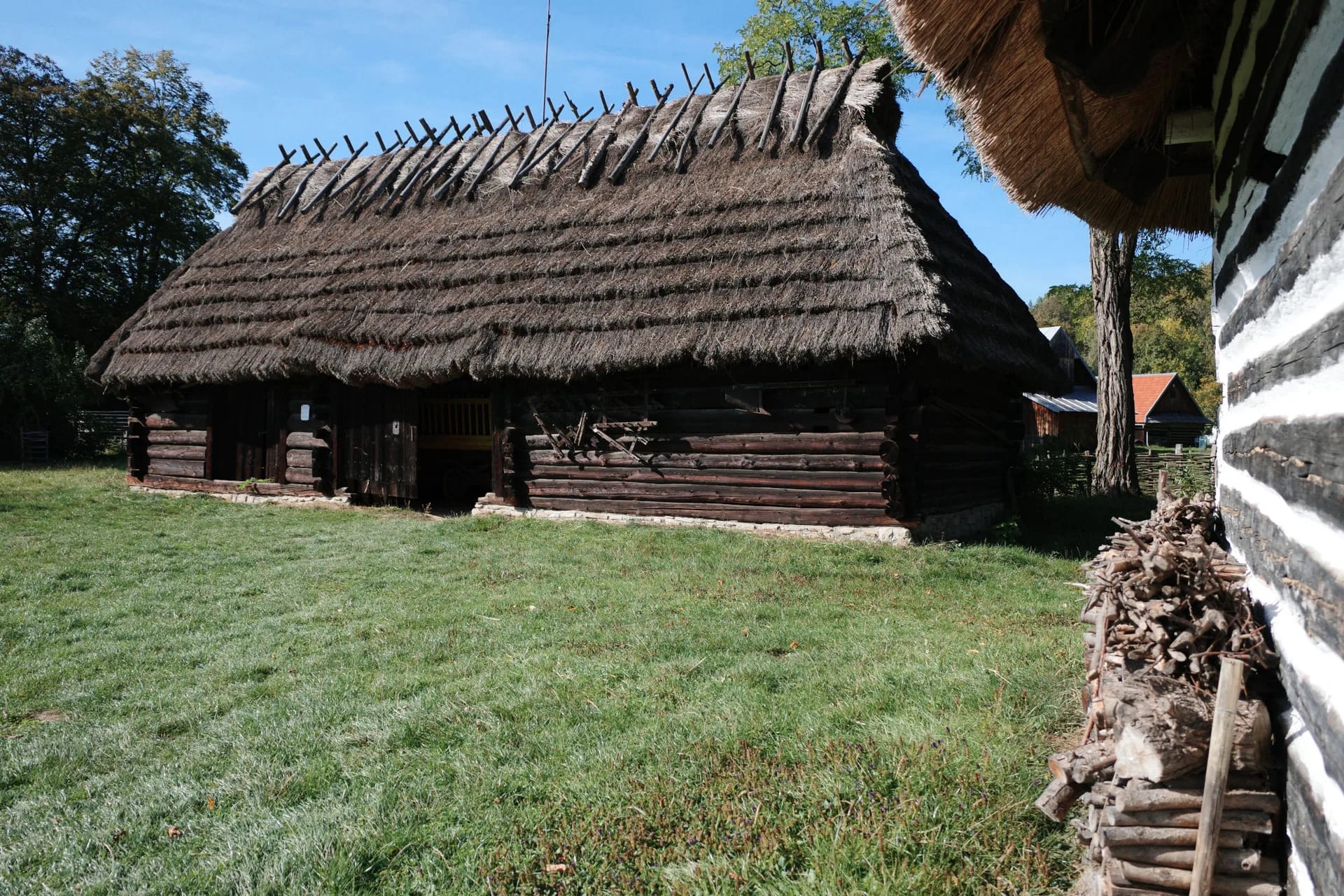 Drewniana stodoła w Muzeum Budownictwa Ludowego w Sanoku
